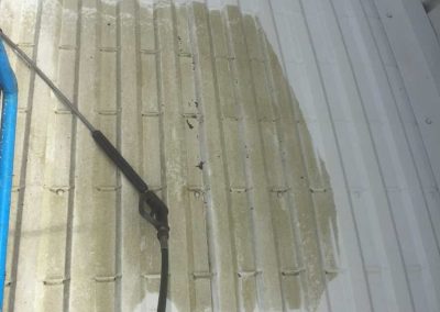 Last bit to clean on the canopy at a factory in Tiverton using a skylift.