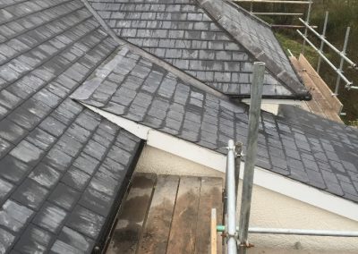 Closing the head lap to suit the pitch of the roof